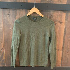 Lord & Taylor 100% Extra Fine Merino Wool Sweater Women's Size M